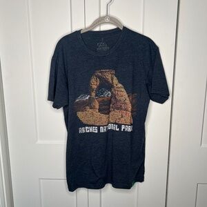 Arches National Park Wild Tribute In the Park Graphic Tee Shirt Mens Size Medium